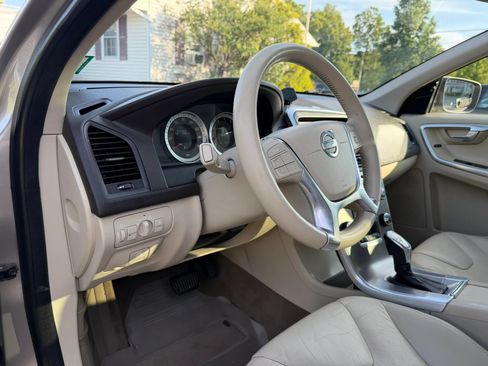 Used 2013 Volvo XC60 T6 AWD/4WD image 10