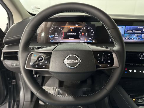 Certified 2025 Nissan Murano SV image 18