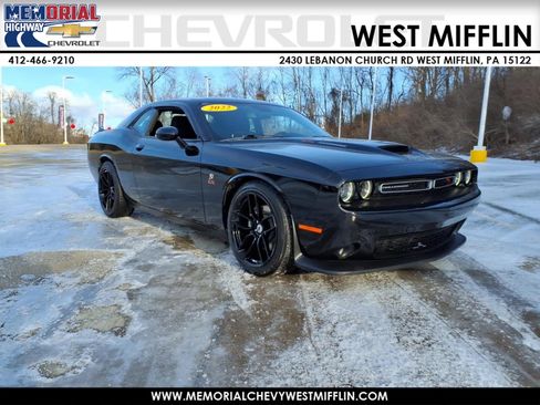 Used 2022 Dodge Challenger R/T image 1
