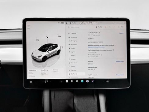 Used 2022 Tesla Model Y Long Range AWD/4WD image 12
