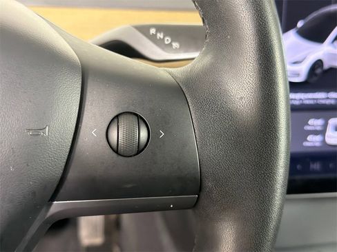 Used 2020 Tesla Model 3 Standard Range Plus image 25