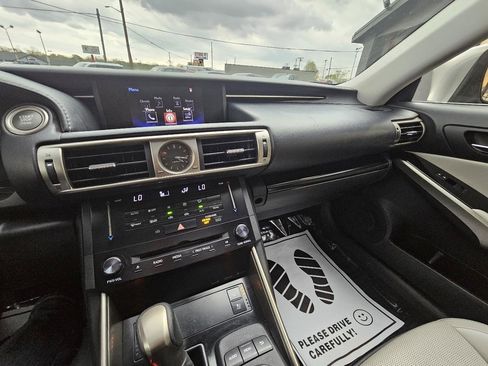 Used 2014 Lexus IS 250 w/ Premium Package RWD image 39