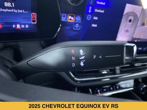 Certified 2025 Chevrolet Equinox EV RS w/ Convenience Package II AWD/4WD image 7