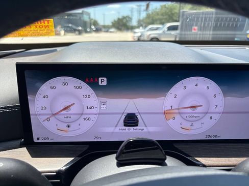 Used 2025 Genesis GV80 2.5T Advanced AWD/4WD image 19