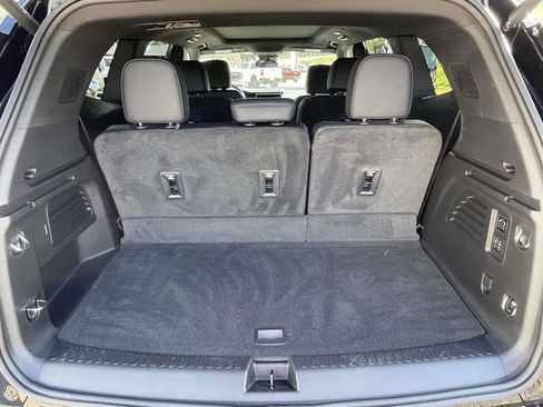 Certified 2024 GMC Acadia Denali image 9