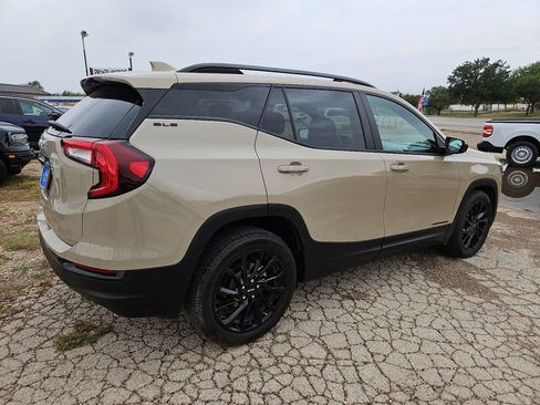 Used 2023 GMC Terrain SLE w/ Driver Convenience Package FWD image 11