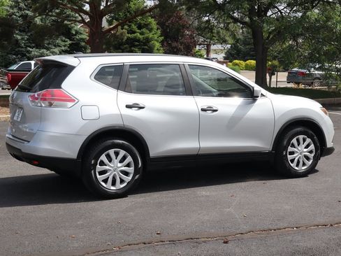 Used 2016 Nissan Rogue S AWD/4WD image 4