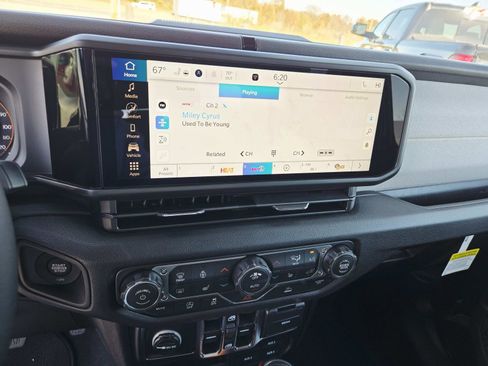 New 2026 Jeep Gladiator Sport image 22