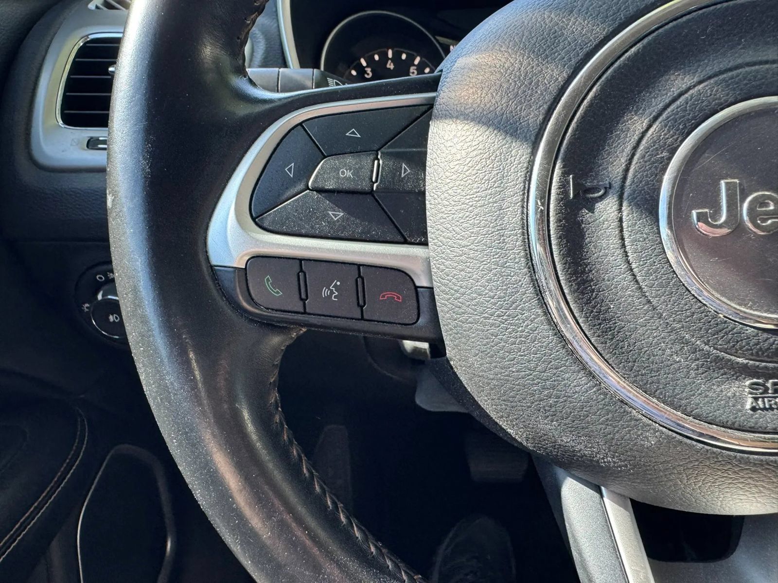 Used 2020 Jeep Compass Latitude w/ Popular Equipment Group FWD image 28