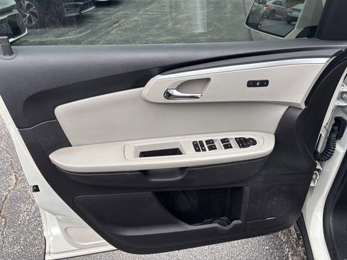 Used 2012 Chevrolet Traverse LTZ image 11
