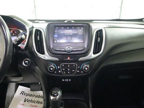 Used 2020 Chevrolet Equinox LT image 12