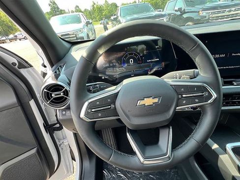 New 2027 Chevrolet Equinox LT w/ Convenience Package II AWD/4WD image 13