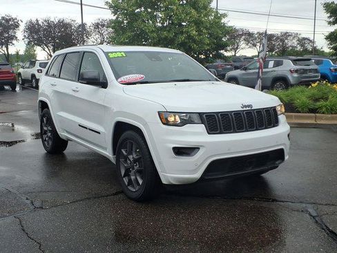 Certified 2021 Jeep Grand Cherokee Limited w/ Quick Order Package 28K 80th RWD image 3