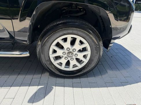 Used 2017 Toyota Tacoma SR RWD image 13