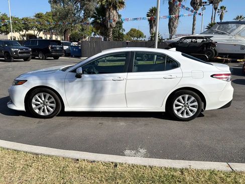 Used 2019 Toyota Camry LE FWD image 5