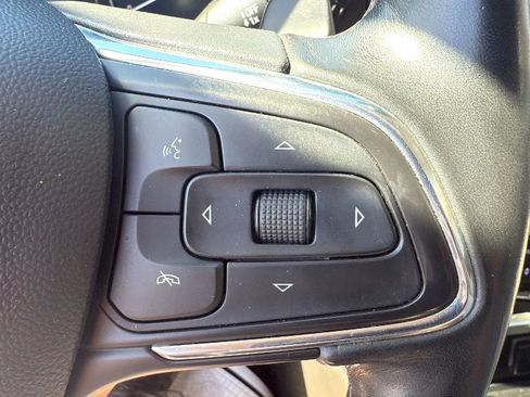 Used 2023 Buick Envision Preferred FWD image 20