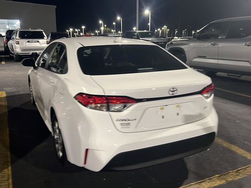 Used 2026 Toyota Corolla LE image 10