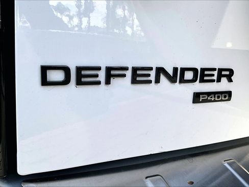 Used 2023 Land Rover Defender 130 SE image 8