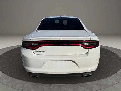 Used 2019 Dodge Charger SXT RWD image 6