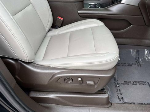 Used 2021 Chevrolet Suburban LT image 31