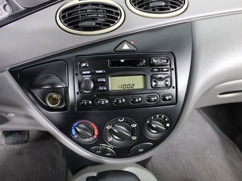 Used 2002 Ford Focus LX image 13