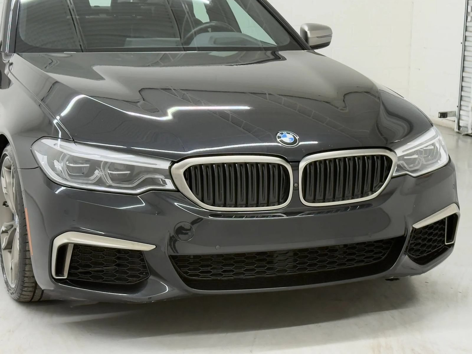 Used 2018 BMW M550i xDrive AWD/4WD image 40