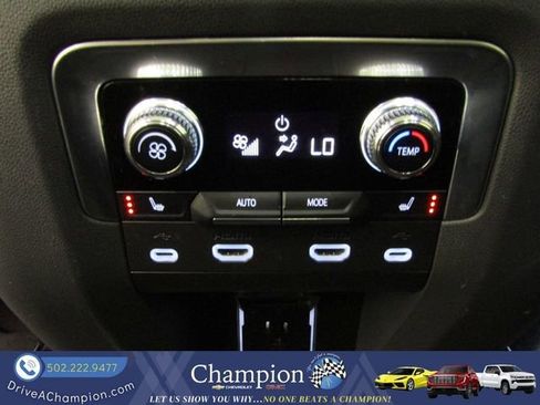 Used 2021 GMC Yukon XL Denali w/ Denali Ultimate Package AWD/4WD image 27