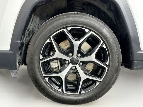 Used 2025 Jeep Compass Limited AWD/4WD image 11