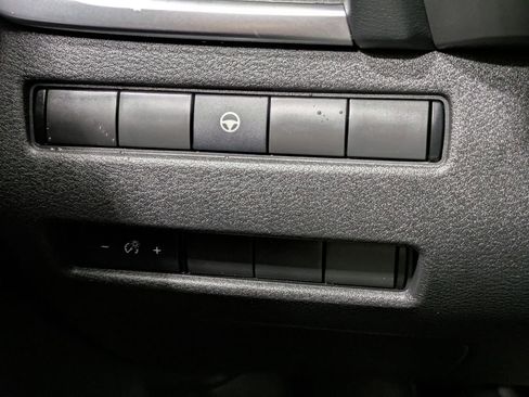 Used 2021 Nissan Rogue SV AWD/4WD image 20