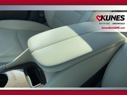 Used 2024 Chevrolet Malibu LT image 28