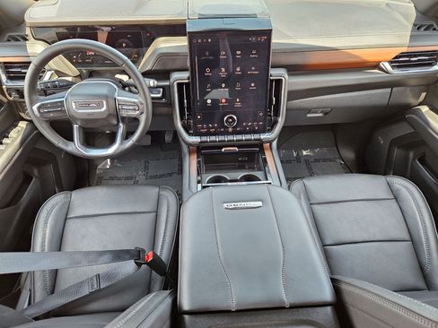 Used 2025 GMC Yukon XL Denali AWD/4WD image 26