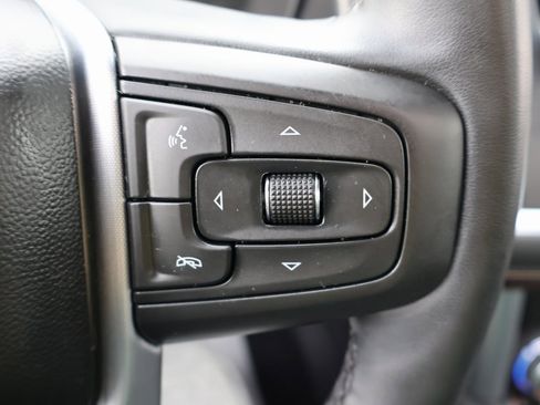 Used 2023 GMC Yukon XL SLT w/ SLT Premium Package image 19