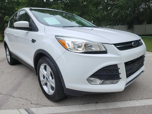 Used 2016 Ford Escape SE FWD image 1
