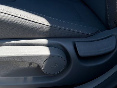 Certified 2025 Hyundai Elantra Sport FWD image 17