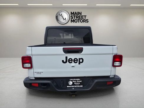 Used 2025 Jeep Gladiator Sport AWD/4WD image 4