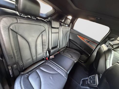 Used 2016 Lincoln MKX Reserve w/ Technology Package AWD/4WD image 18