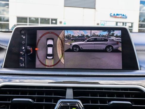 Used 2017 BMW 750i xDrive image 10