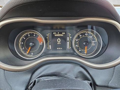 Used 2017 Jeep Cherokee Sport image 10