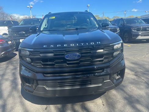 New 2026 Ford Expedition Active AWD/4WD image 2