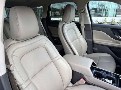 Certified 2022 Lincoln Corsair Reserve w/ Elements Package image 21