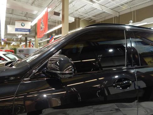 Used 2022 BMW X5 xDrive40i w/ M Sport Package image 12