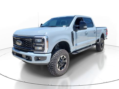 Used 2024 GMC Sierra 1500 AT4 w/ Technology Package AWD/4WD image 3