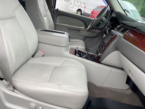 Used 2013 Chevrolet Tahoe LTZ AWD/4WD image 13