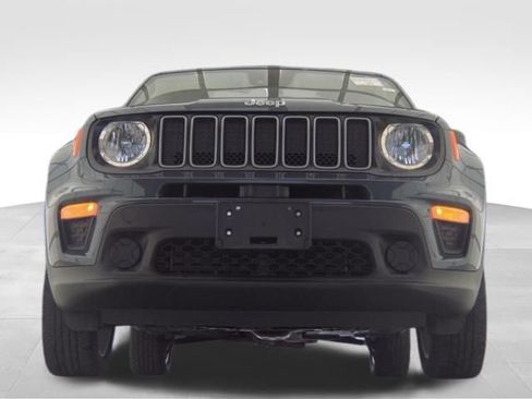 Used 2023 Jeep Renegade Latitude AWD/4WD image 5