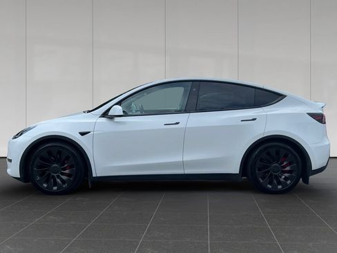 Used 2023 Tesla Model Y Performance AWD/4WD image 2
