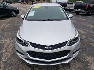 Used 2017 Chevrolet Cruze LT w/ Convenience Package FWD video 2
