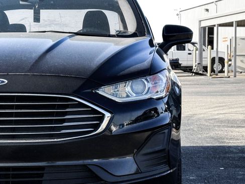 Used 2020 Ford Fusion SE FWD image 5