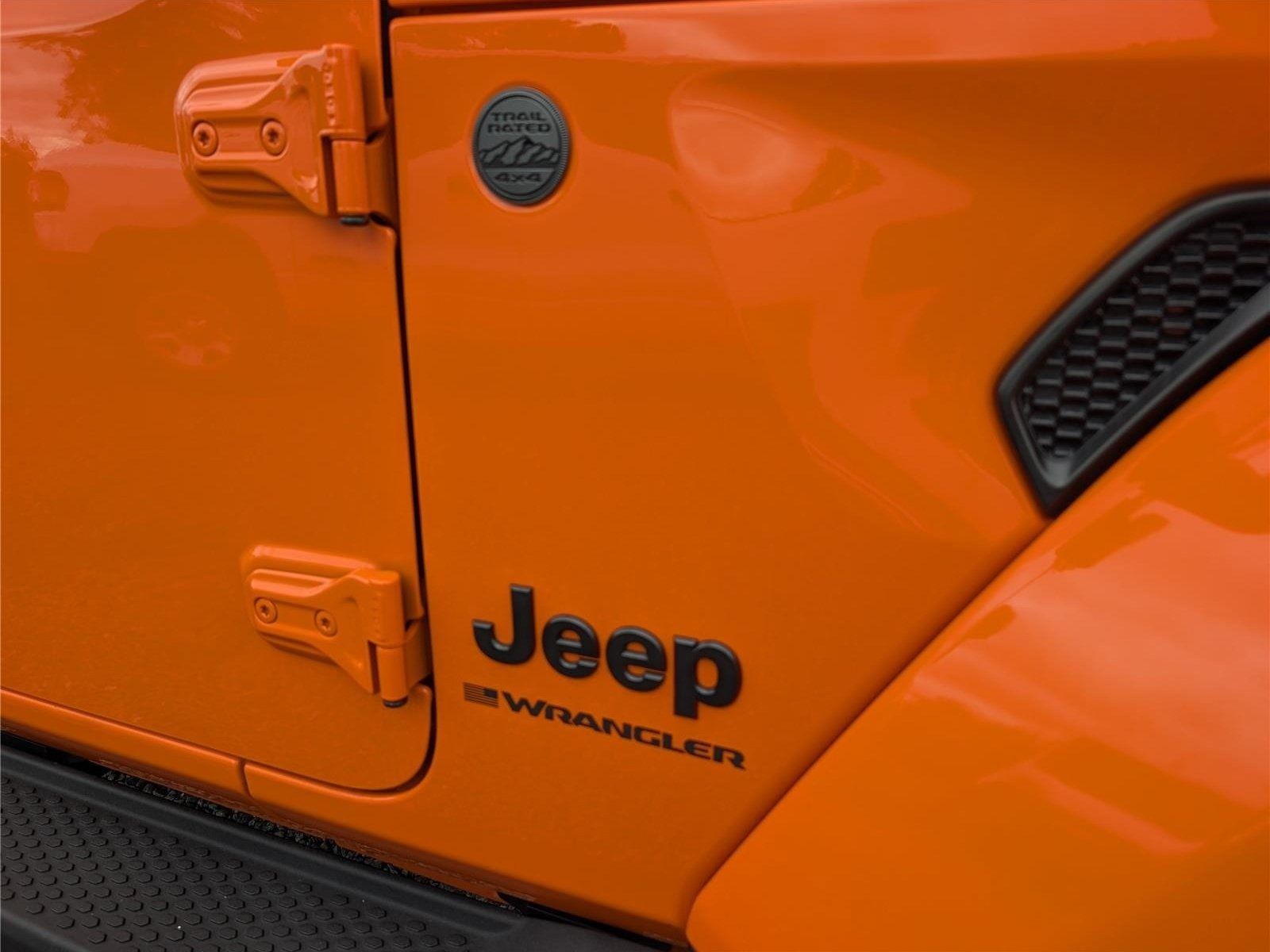 Used 2025 Jeep Wrangler Unlimited Sahara AWD/4WD image 10