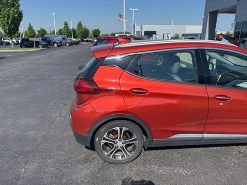 Used 2020 Chevrolet Bolt Premier w/ Infotainment Package FWD image 17
