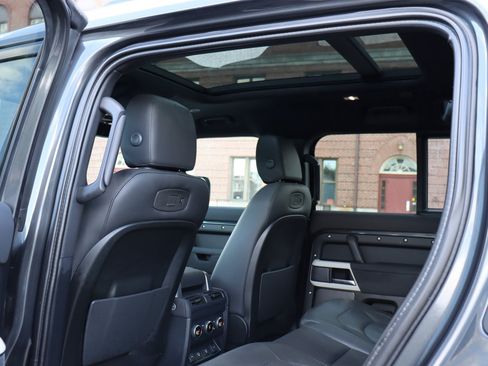 Used 2022 Land Rover Defender 110 S AWD/4WD image 14